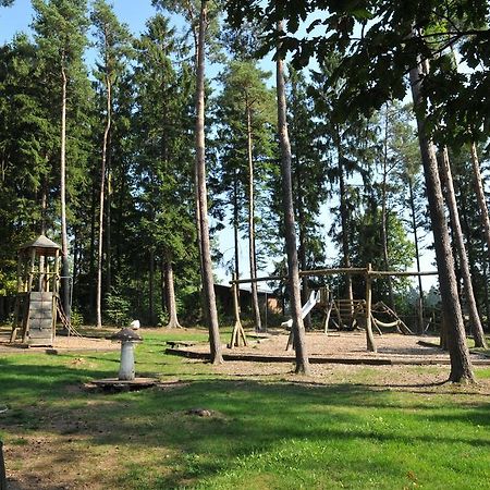 Village De Vacances De Vencimont Vonêche Exteriér fotografie