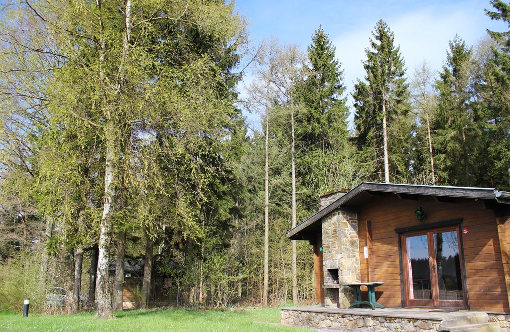 Village De Vacances De Vencimont Vonêche Exteriér fotografie