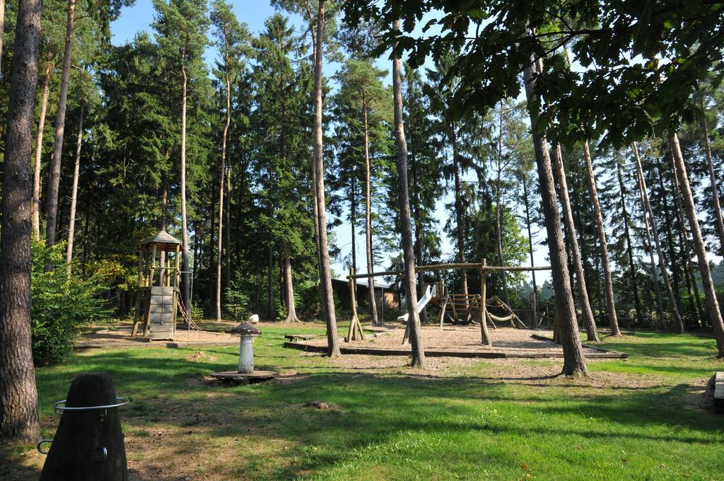 Village De Vacances De Vencimont Vonêche Exteriér fotografie