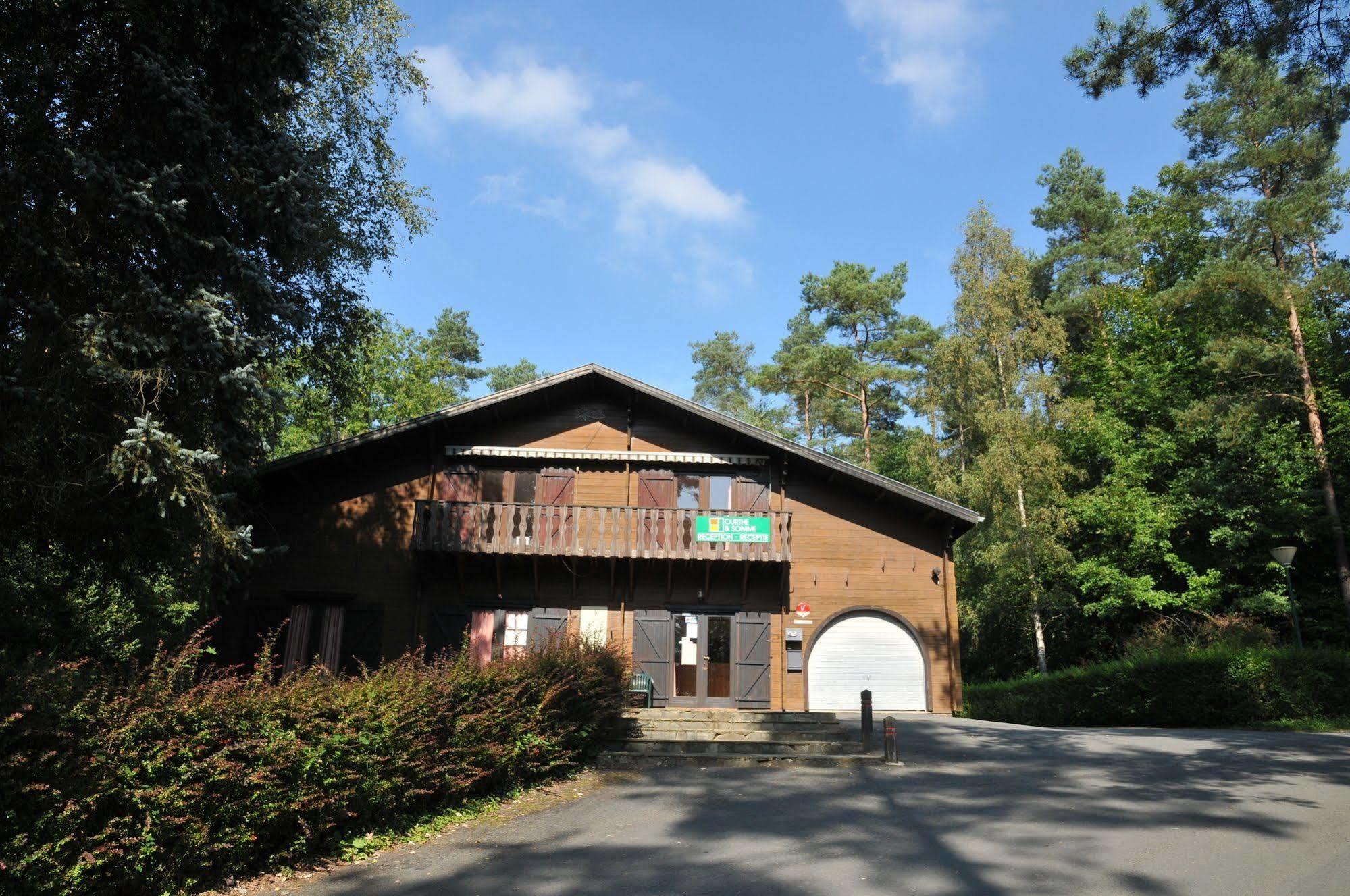 Village De Vacances De Vencimont Vonêche Exteriér fotografie