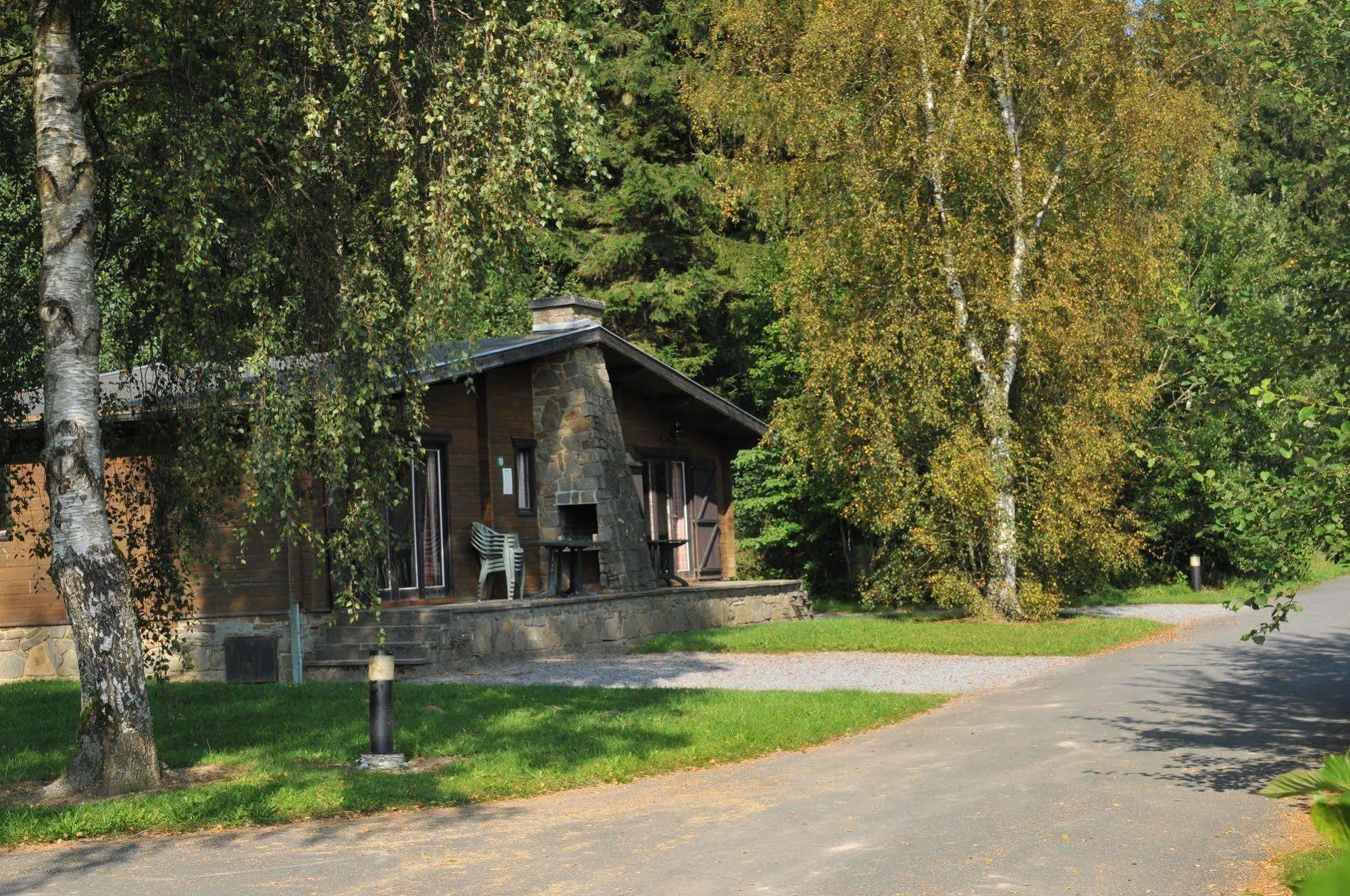 Village De Vacances De Vencimont Vonêche Exteriér fotografie