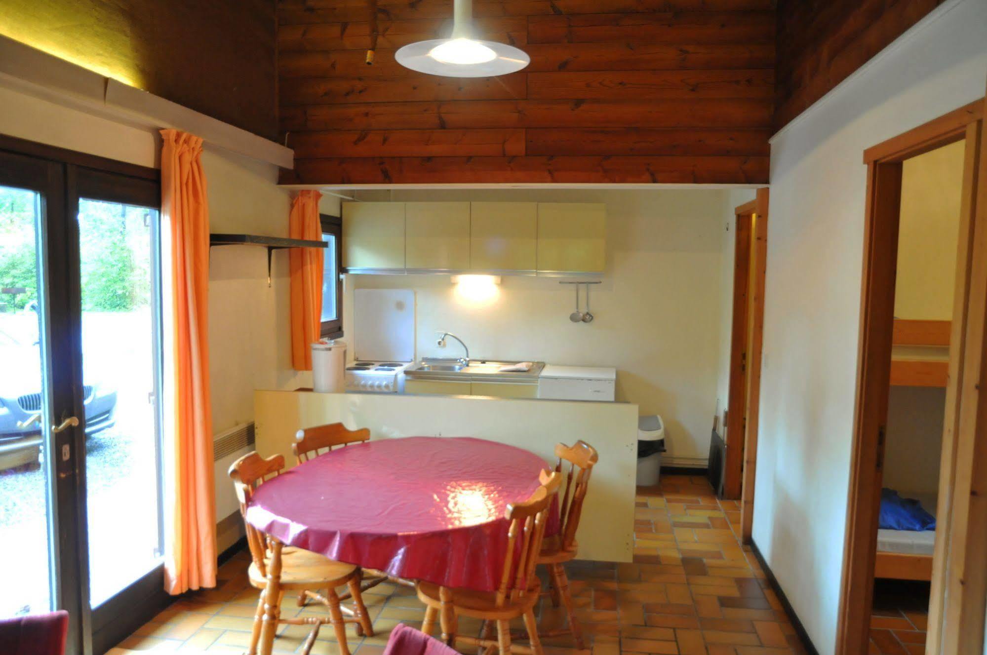 Village De Vacances De Vencimont Vonêche Exteriér fotografie