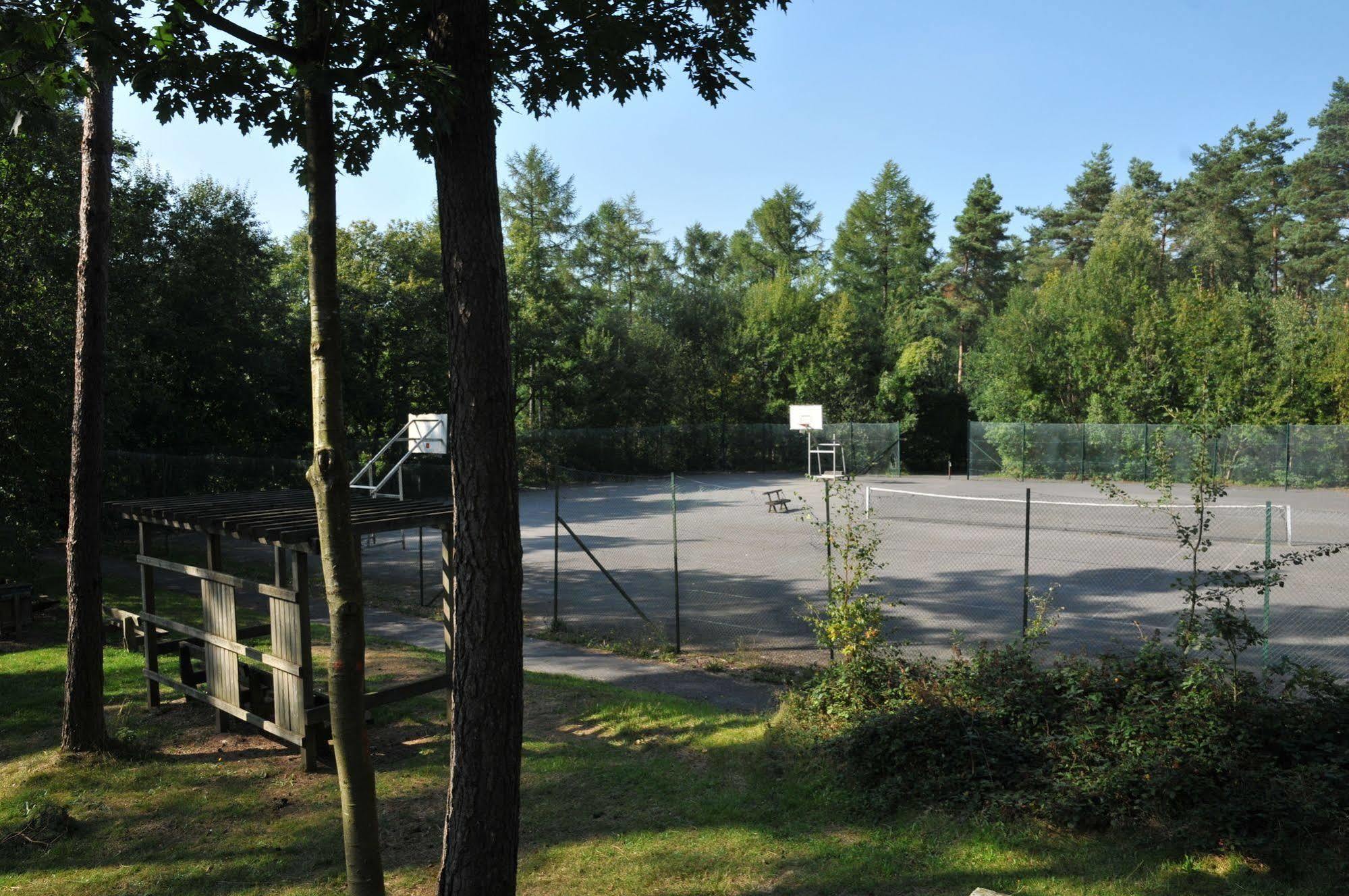 Village De Vacances De Vencimont Vonêche Exteriér fotografie